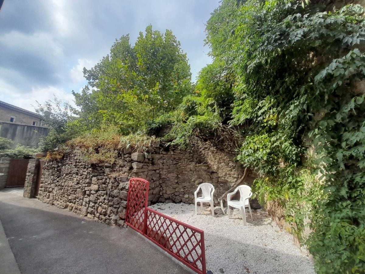 Gite Olivia Saint-Florent-sur-Auzonnet Exteriér fotografie